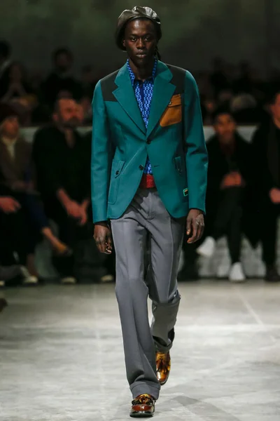 Look 24